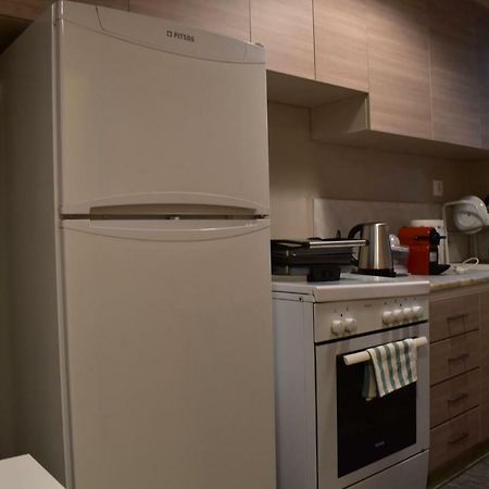 Chic Central Apartment In Evangelismos Metro Station Atenas Exterior foto