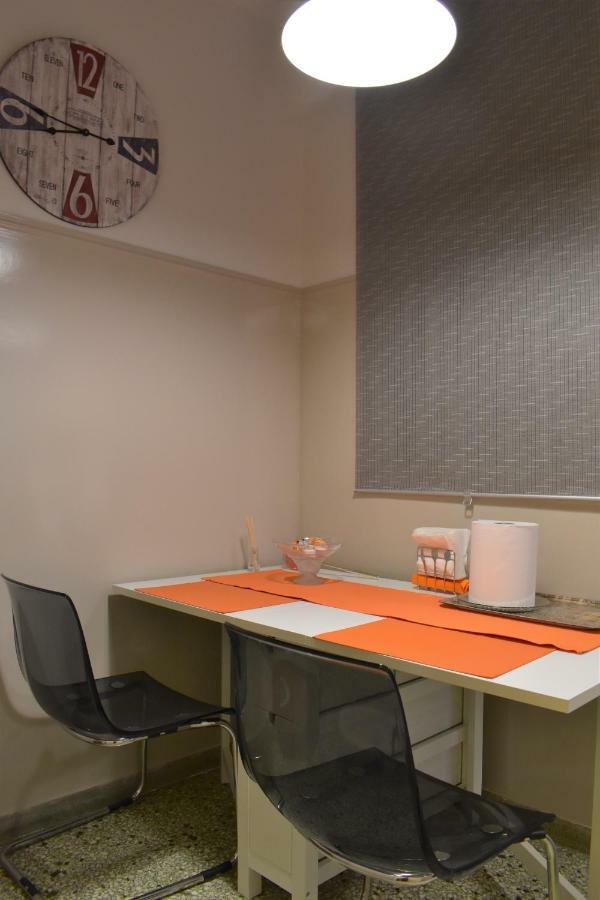 Chic Central Apartment In Evangelismos Metro Station Atenas Exterior foto