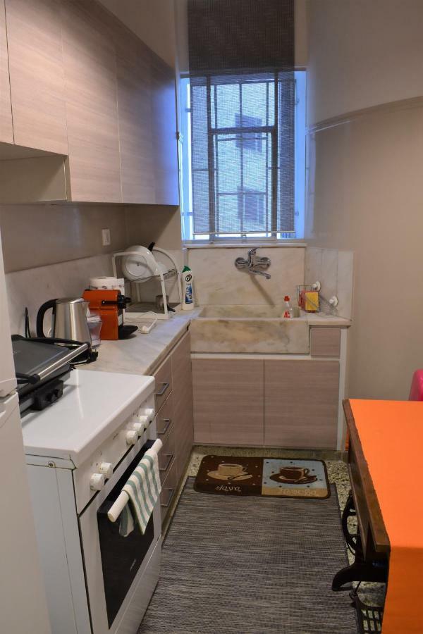 Chic Central Apartment In Evangelismos Metro Station Atenas Exterior foto