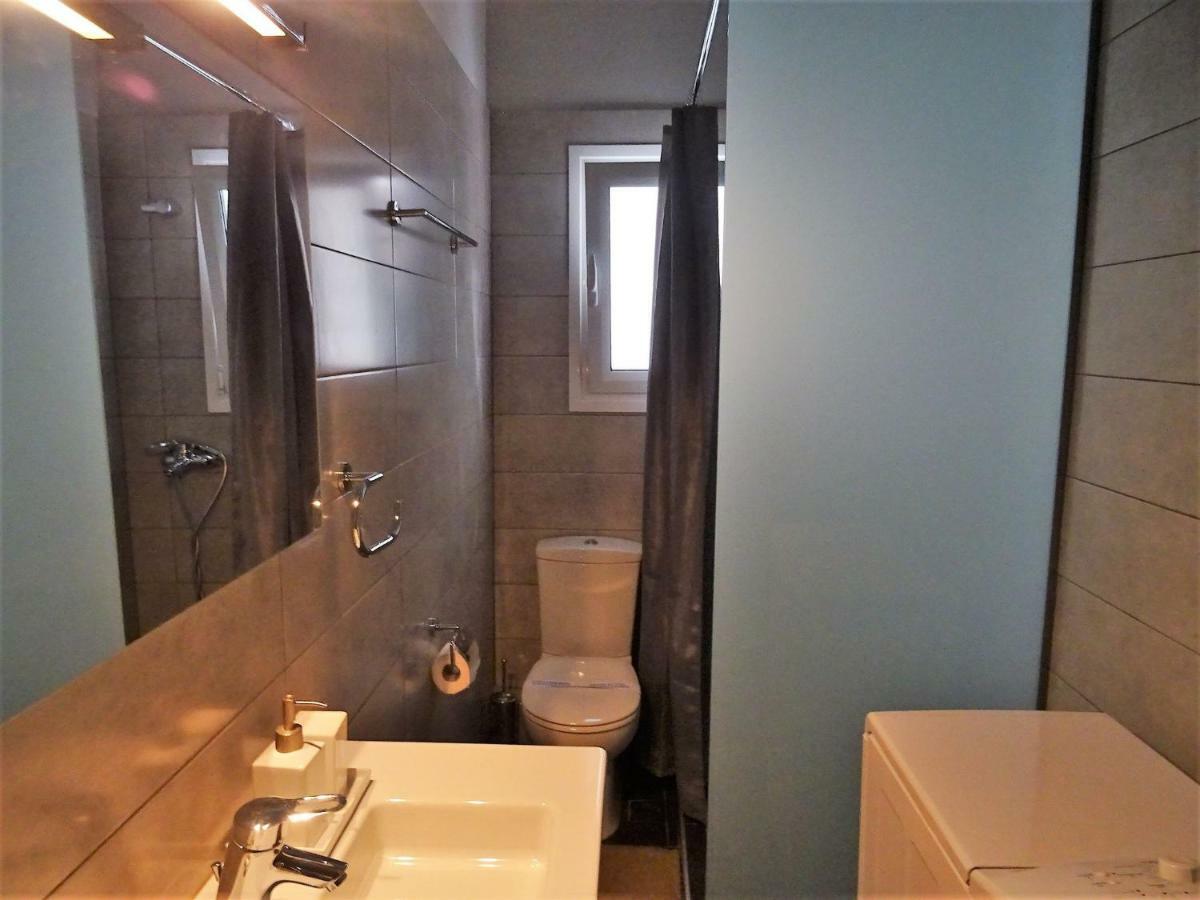 Chic Central Apartment In Evangelismos Metro Station Atenas Exterior foto